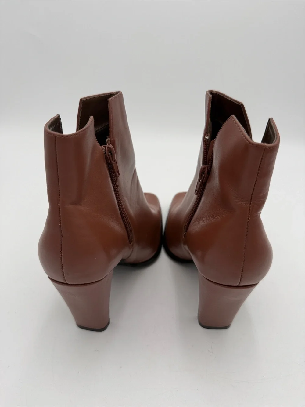 Newport News Stylish Women's Ankle Boots in Brown women’s 8.5W festival event
